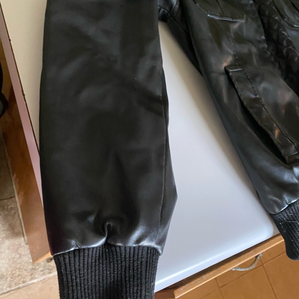 Jacket - Picture 4 of 8